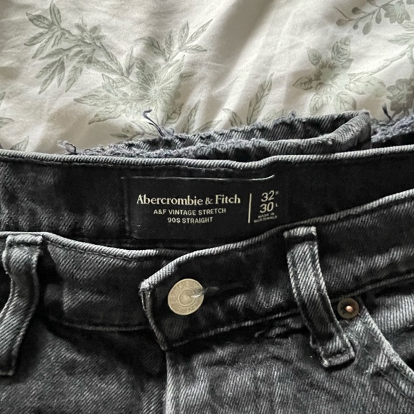 Abercrombie &Fitch Mens 90s Straight Jeans 32/30 - Picture 2 of 2